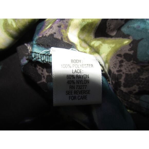 ELLE Women’s Large Blouse Lot 2 Lace Floral Tunic Tops Purple & Green Black Goth - Picture 8 of 10